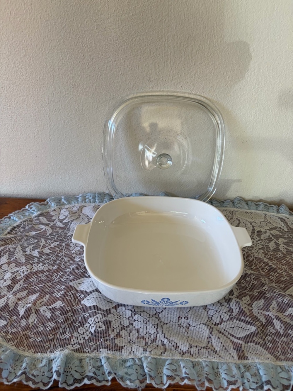 Corningware Baking Dish with Lid - Picture 4 of 7